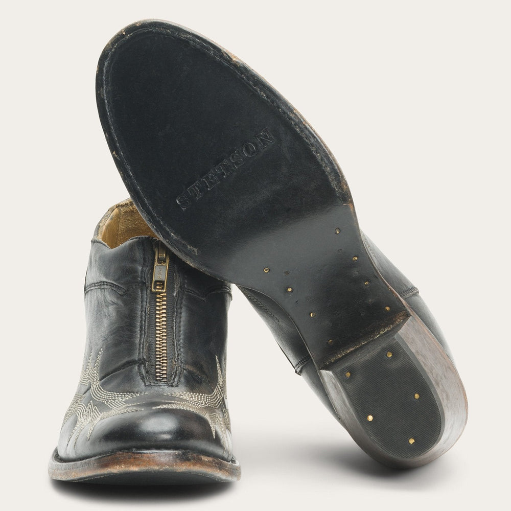 Nicole Black | Stetson